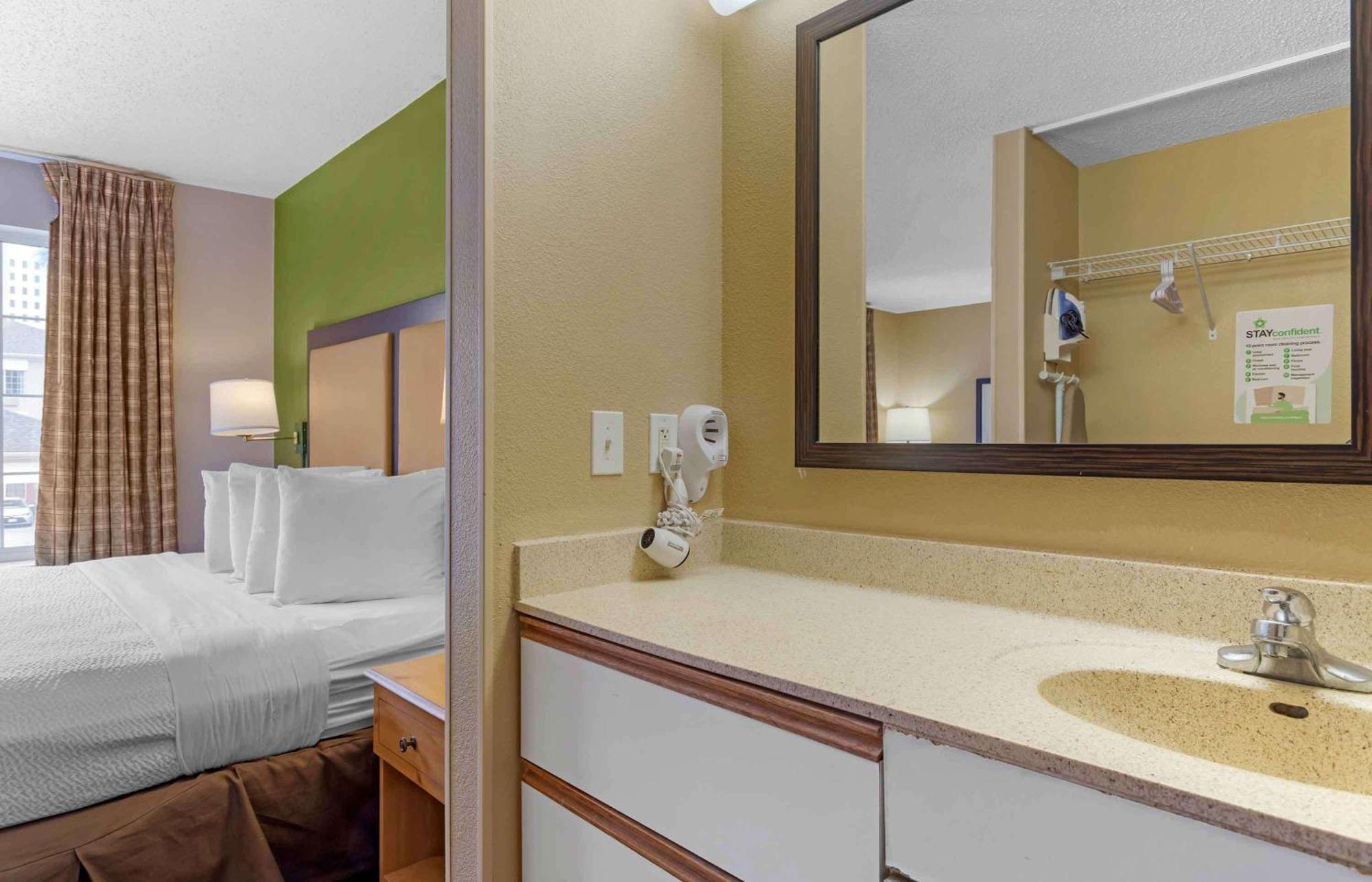 Extended Stay America Suites - Houston - Galleria - Uptown Екстер'єр фото